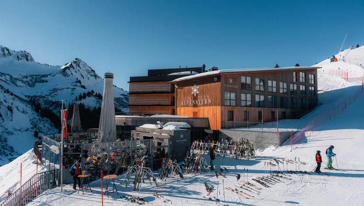 Hotel Alpenstern in Damüls direkt an der Piste gelegen mit Ski-in/Ski-out